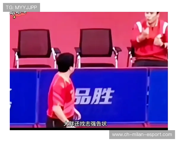 壁球选手反手抽击刁钻无比