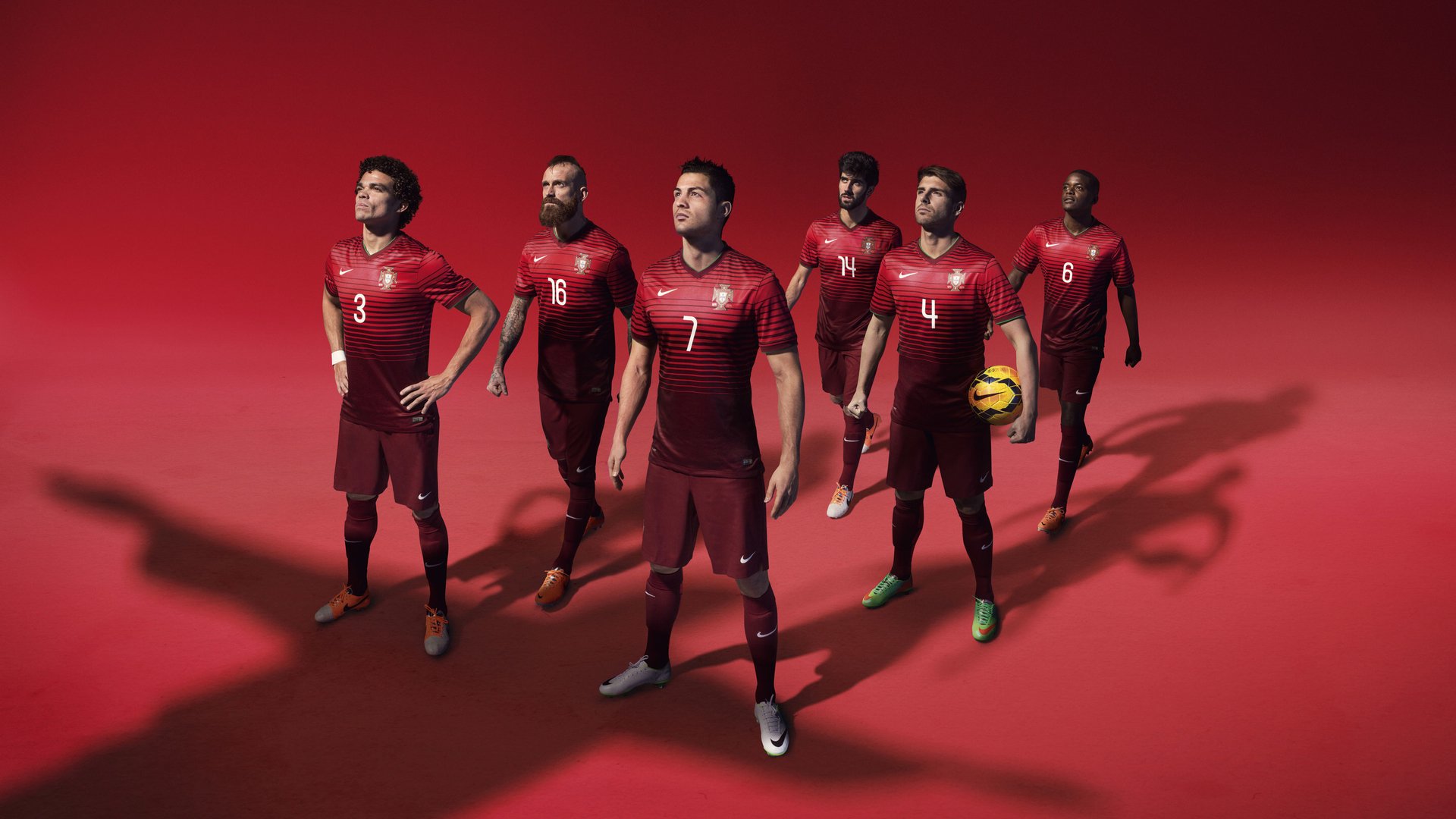 ac米兰足球官网-球坛趣闻：那些令人难忘的“奇葩”瞬间